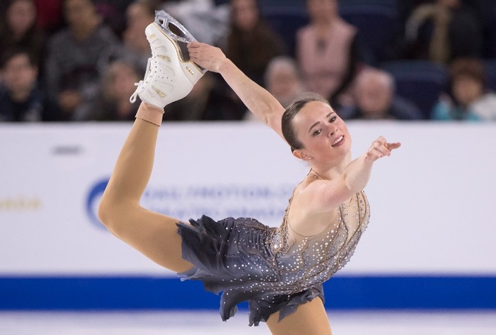 Krasokorčuliarka zranila rivalku pri rozkorčuľovaní